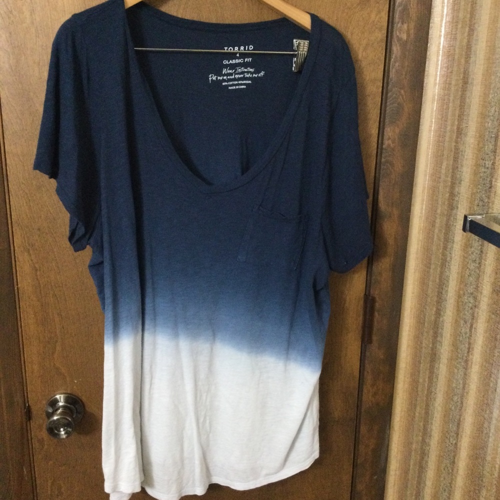 Torrid Classic Fit Heritage Slub V-Neck Dip-Dye Tee sz 4